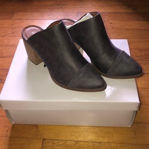 New in box! Report heeled booties